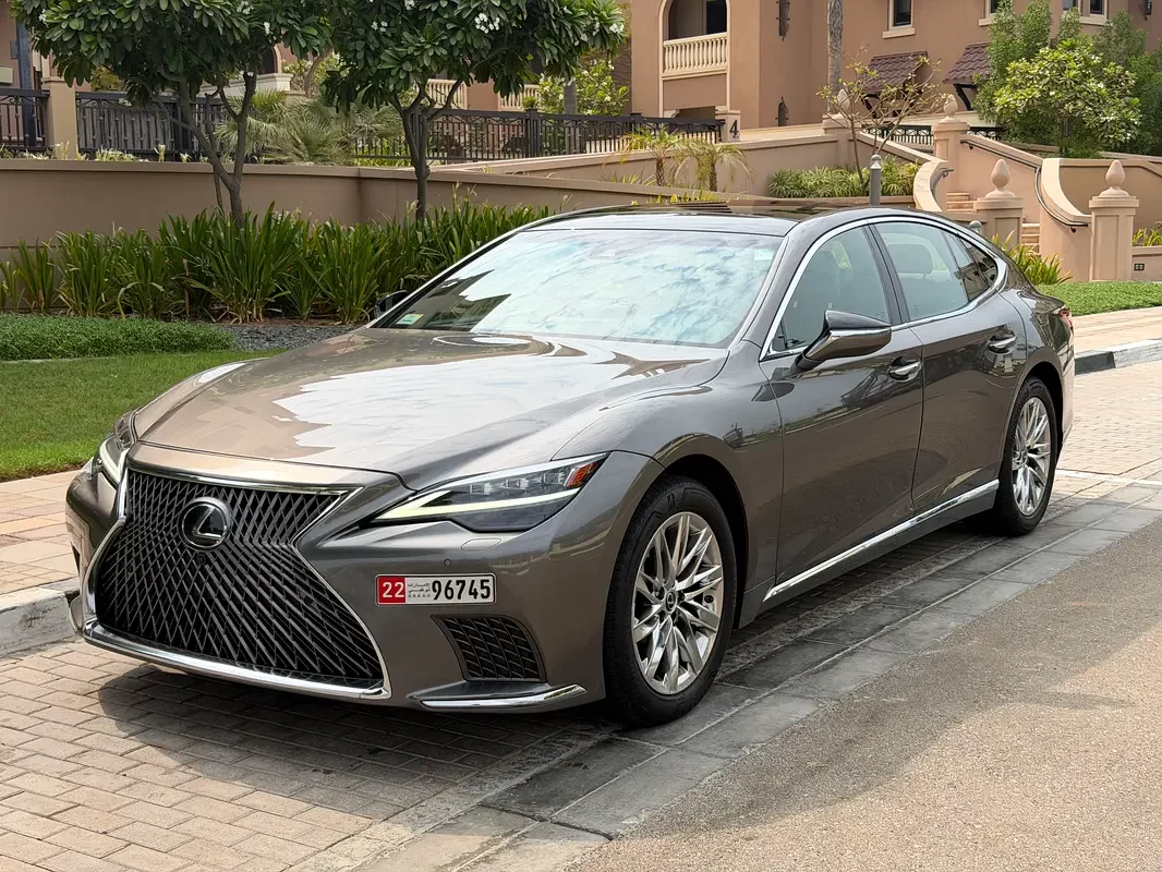 Lexus LS-Series, 2022 — купить с доставкой из ОАЭ