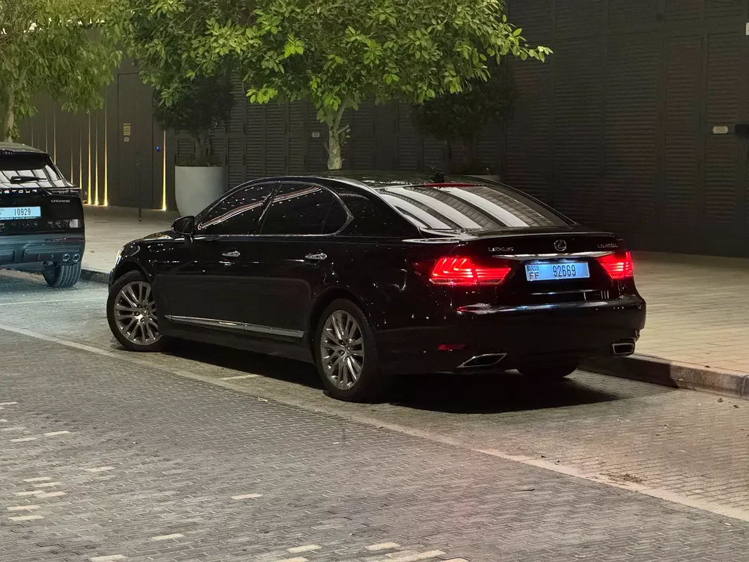 Lexus LS-Series, 2014 — купить с доставкой из ОАЭ