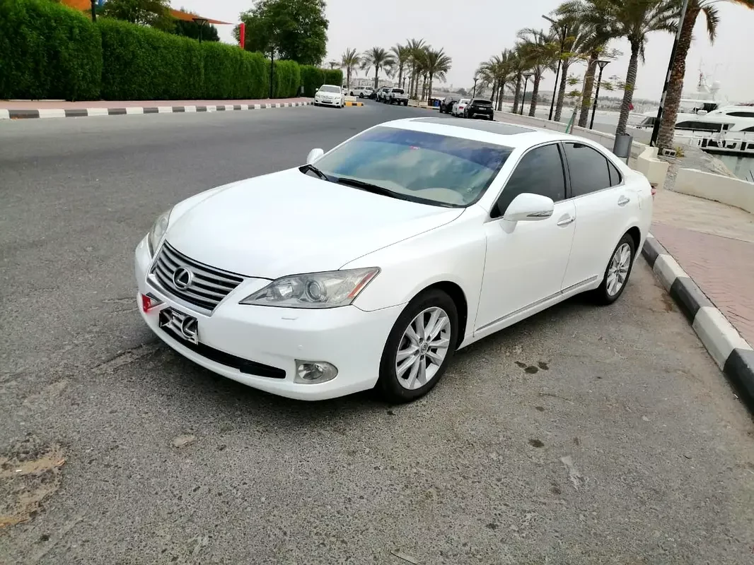 Lexus ES-Series, 2011 — купить с доставкой из ОАЭ