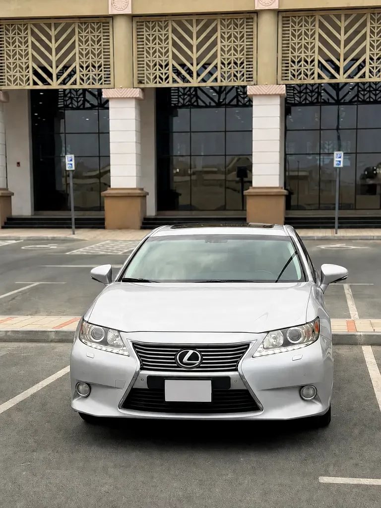 Lexus ES-Series, 2013 — купить с доставкой из ОАЭ