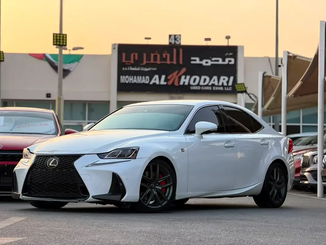 Lexus IS-Series, 2019 — купить с доставкой из ОАЭ