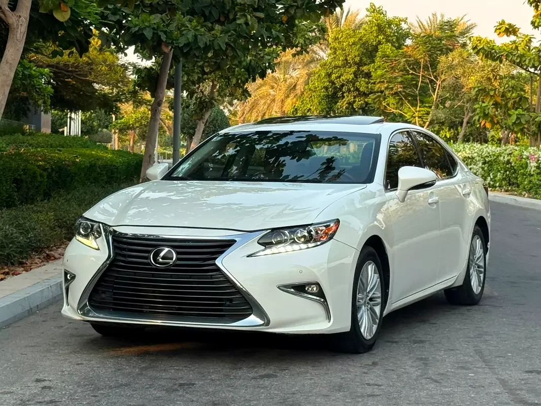 Lexus ES-Series, 2018 — купить с доставкой из ОАЭ
