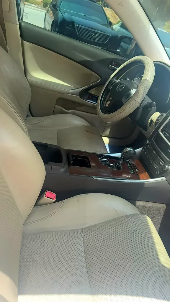 Lexus IS-Series, 2012 — купить с доставкой из ОАЭ