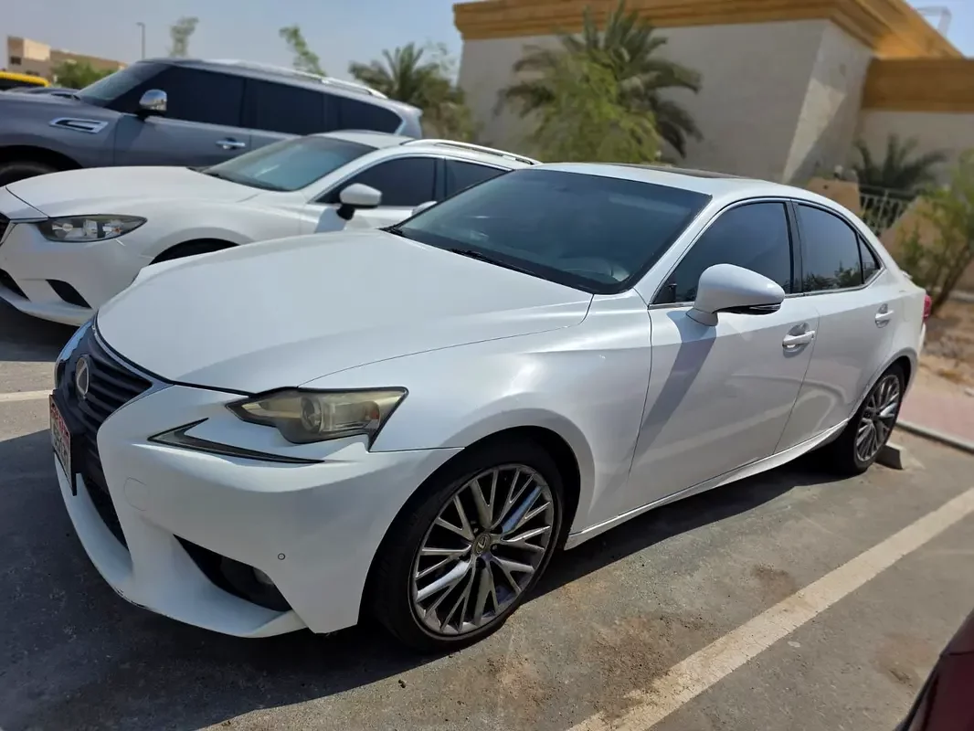 Lexus IS-Series, 2015 — купить с доставкой из ОАЭ