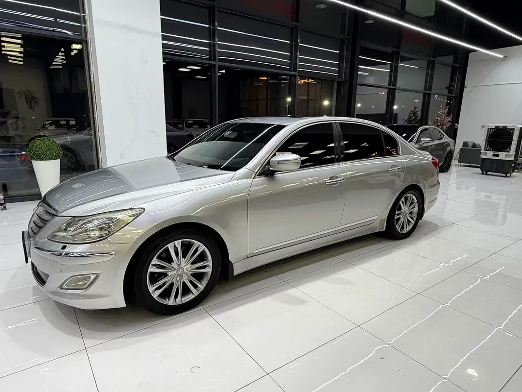Hyundai Genesis