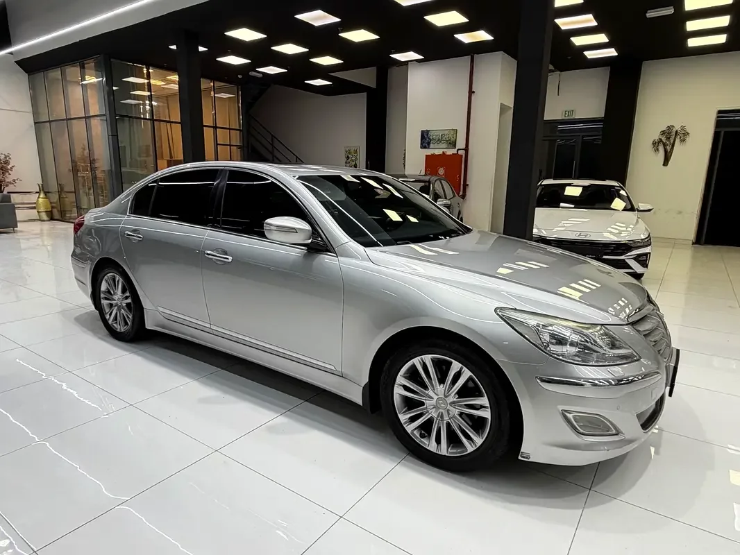 Hyundai Genesis