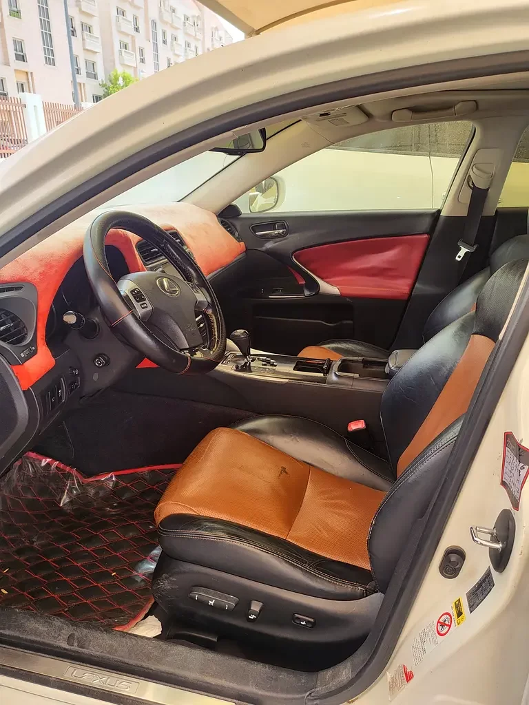 Lexus IS-Series, 2013 — купить с доставкой из ОАЭ