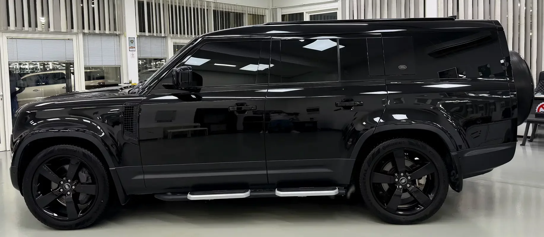 Land Rover Defender