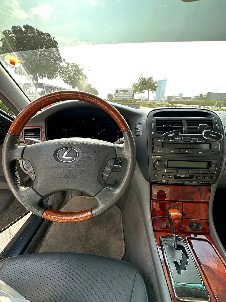 Lexus LS-Series, 2004 — купить с доставкой из ОАЭ