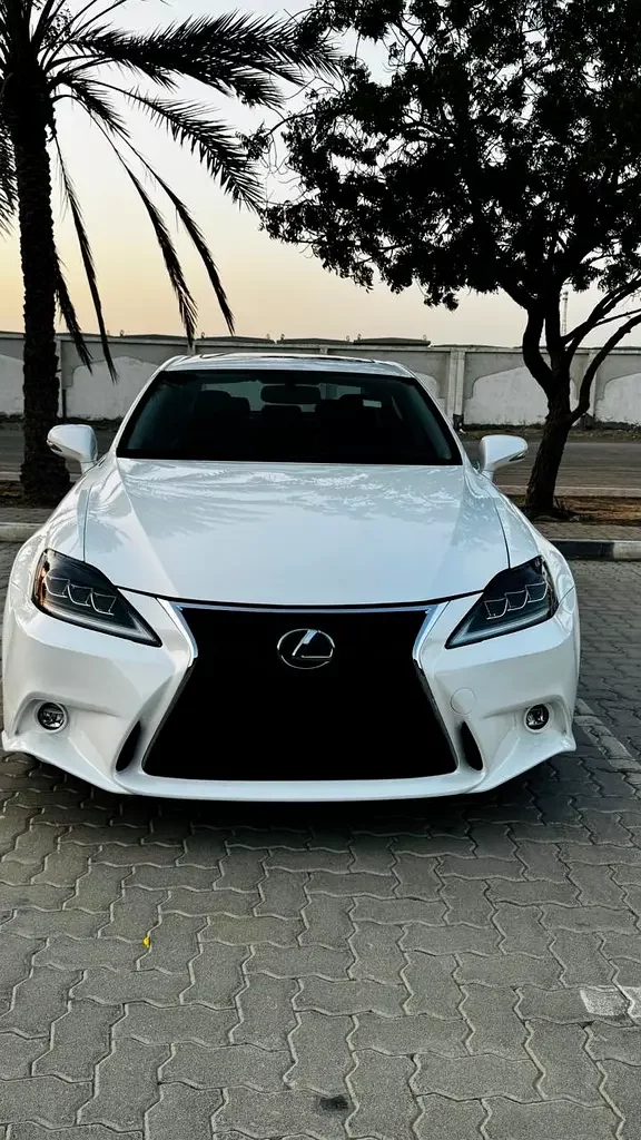Lexus IS-Series, 2013 — купить с доставкой из ОАЭ