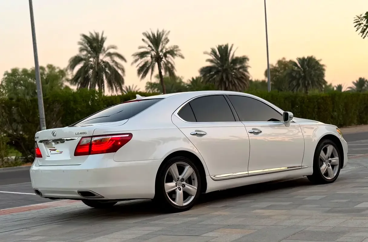 Lexus LS-Series, 2010 — купить с доставкой из ОАЭ