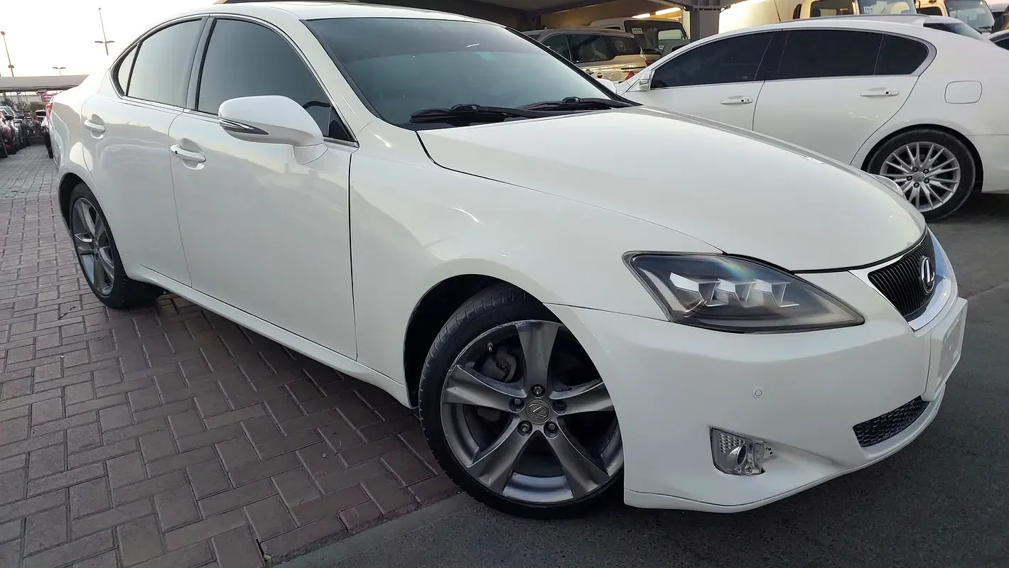 Lexus IS-Series, 2013 — купить с доставкой из ОАЭ