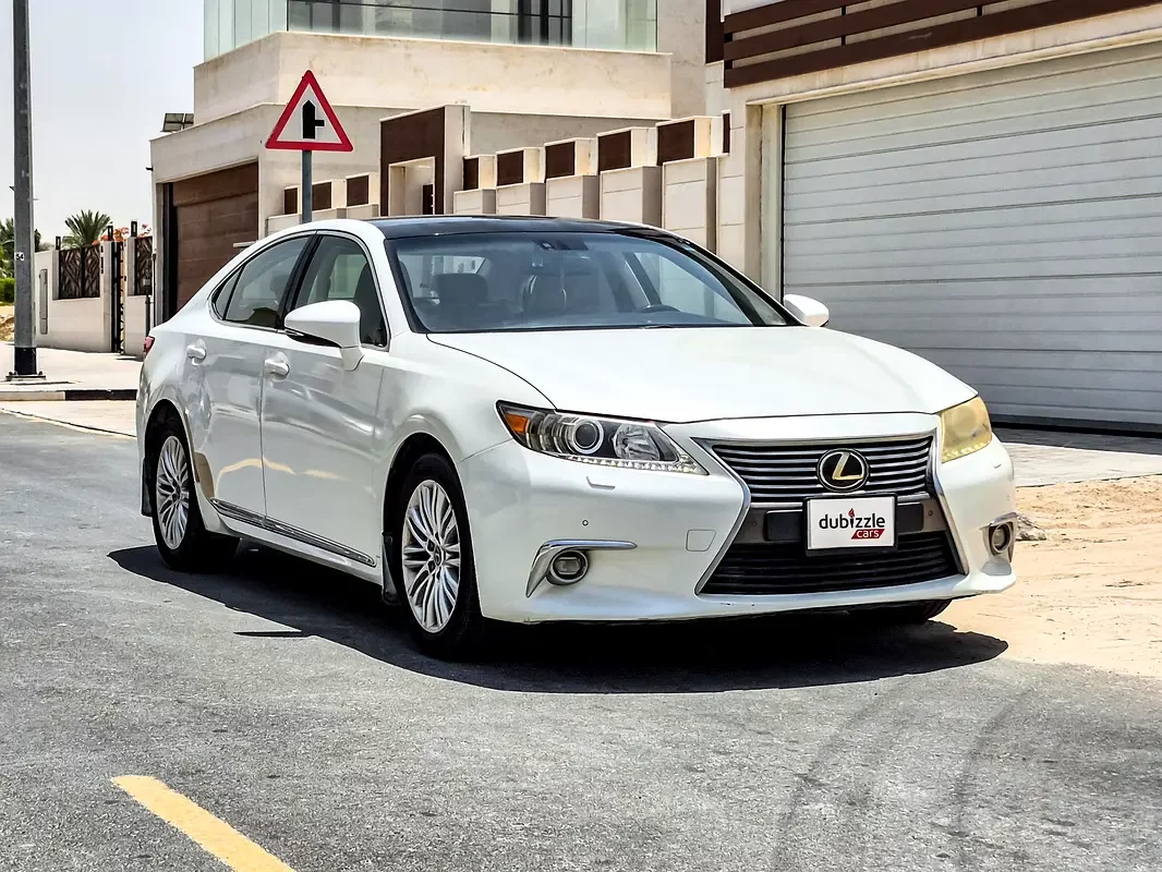 Lexus ES-Series, 2015 — купить с доставкой из ОАЭ