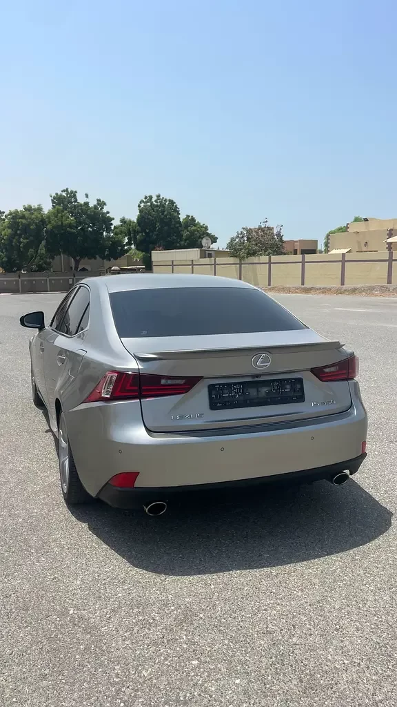 Lexus IS-Series, 2015 — купить с доставкой из ОАЭ