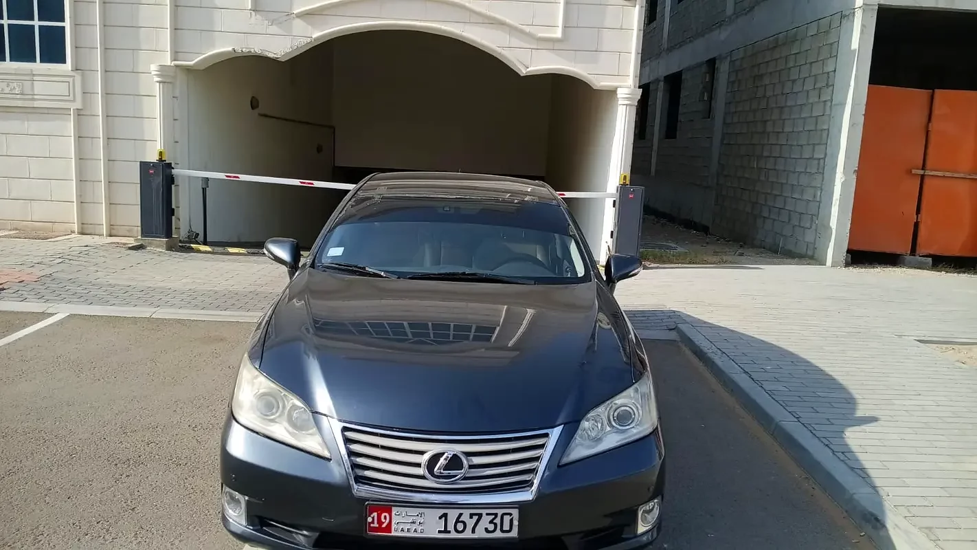 Lexus ES-Series, 2011 — купить с доставкой из ОАЭ
