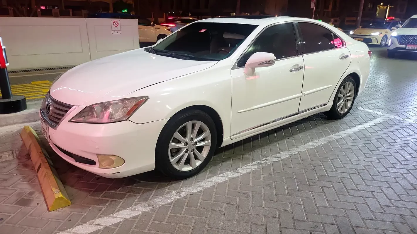 Lexus ES-Series, 2011 — купить с доставкой из ОАЭ