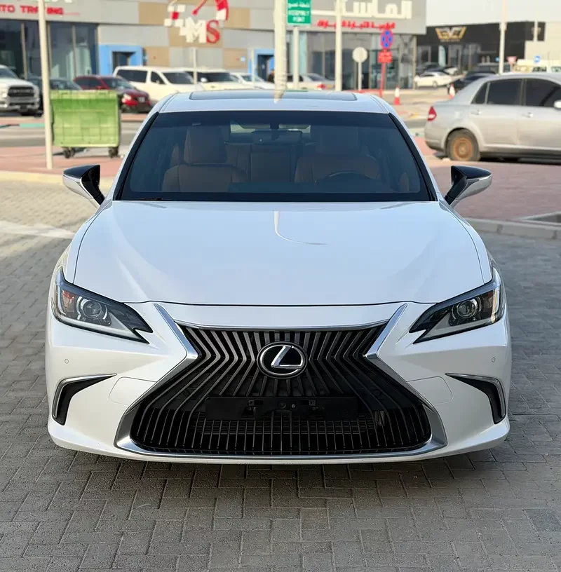 Lexus ES-Series, 2019 — купить с доставкой из ОАЭ
