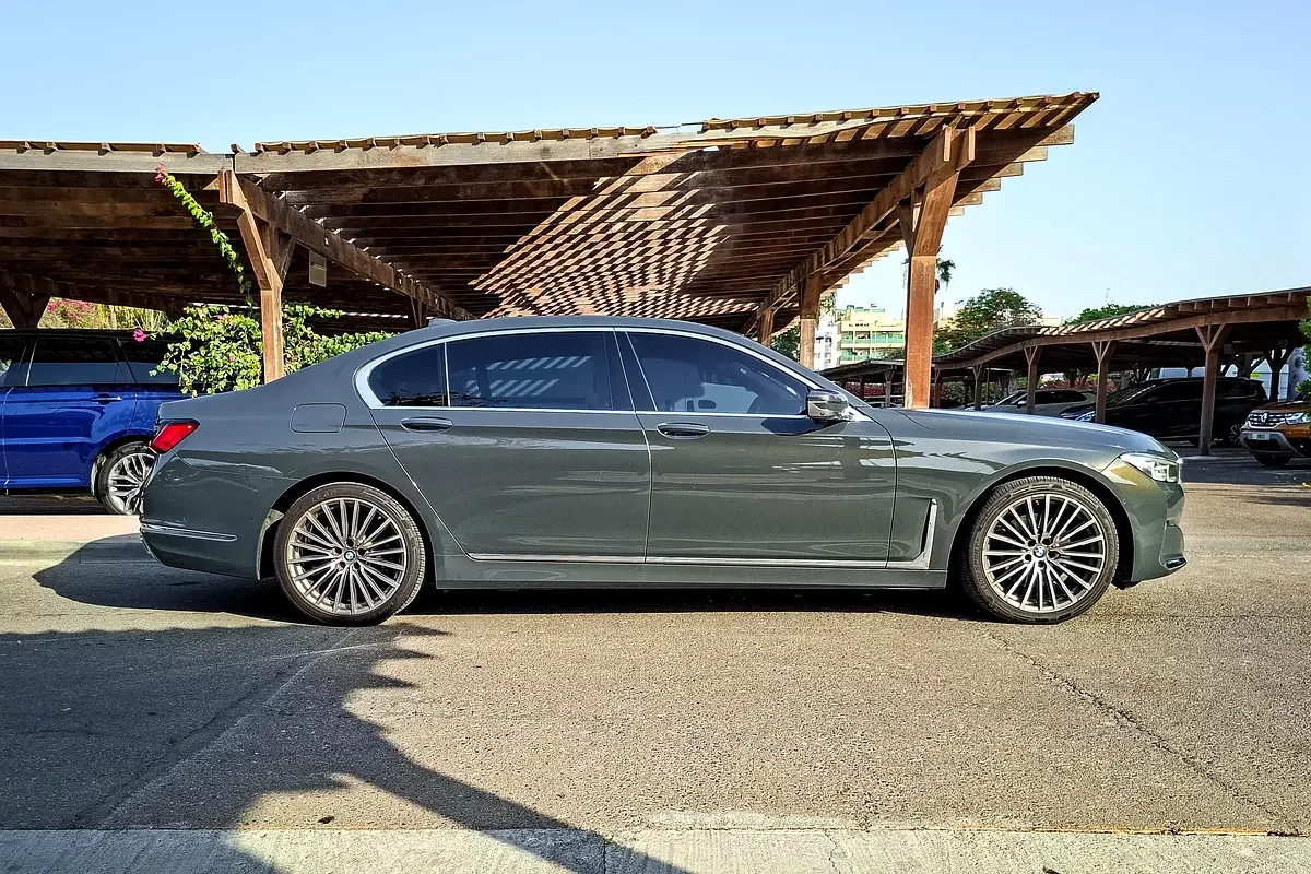 BMW 7-Series