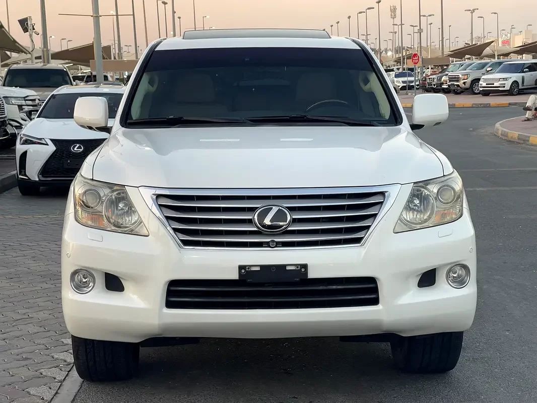 Lexus LX-Series, 2010 — купить с доставкой из ОАЭ