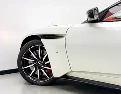 Aston Martin DB11