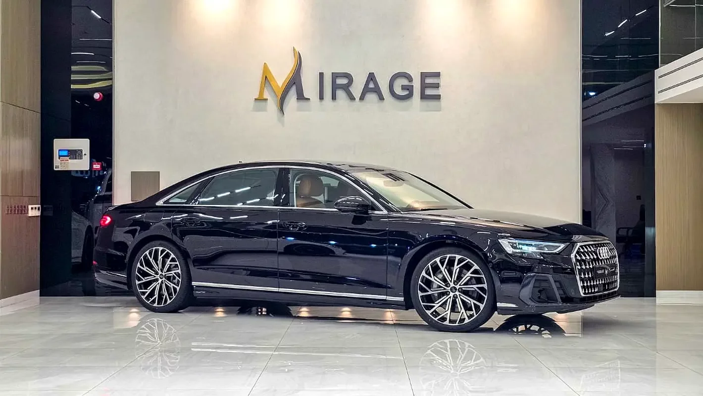 Audi A8, 2026 — купить с доставкой из ОАЭ