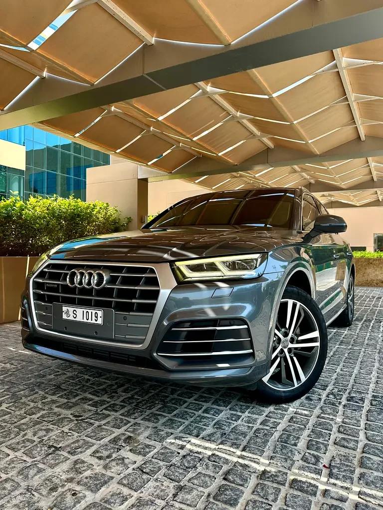 Audi Q5, 2019 — купить с доставкой из ОАЭ