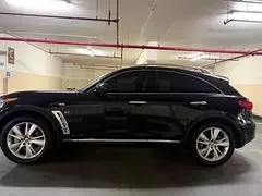 Infiniti QX70