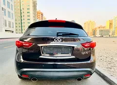 Infiniti QX70