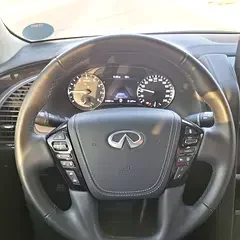 Infiniti QX80