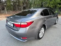Lexus ES-Series