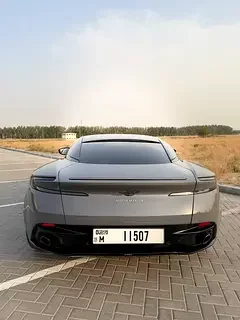 Aston Martin DB11