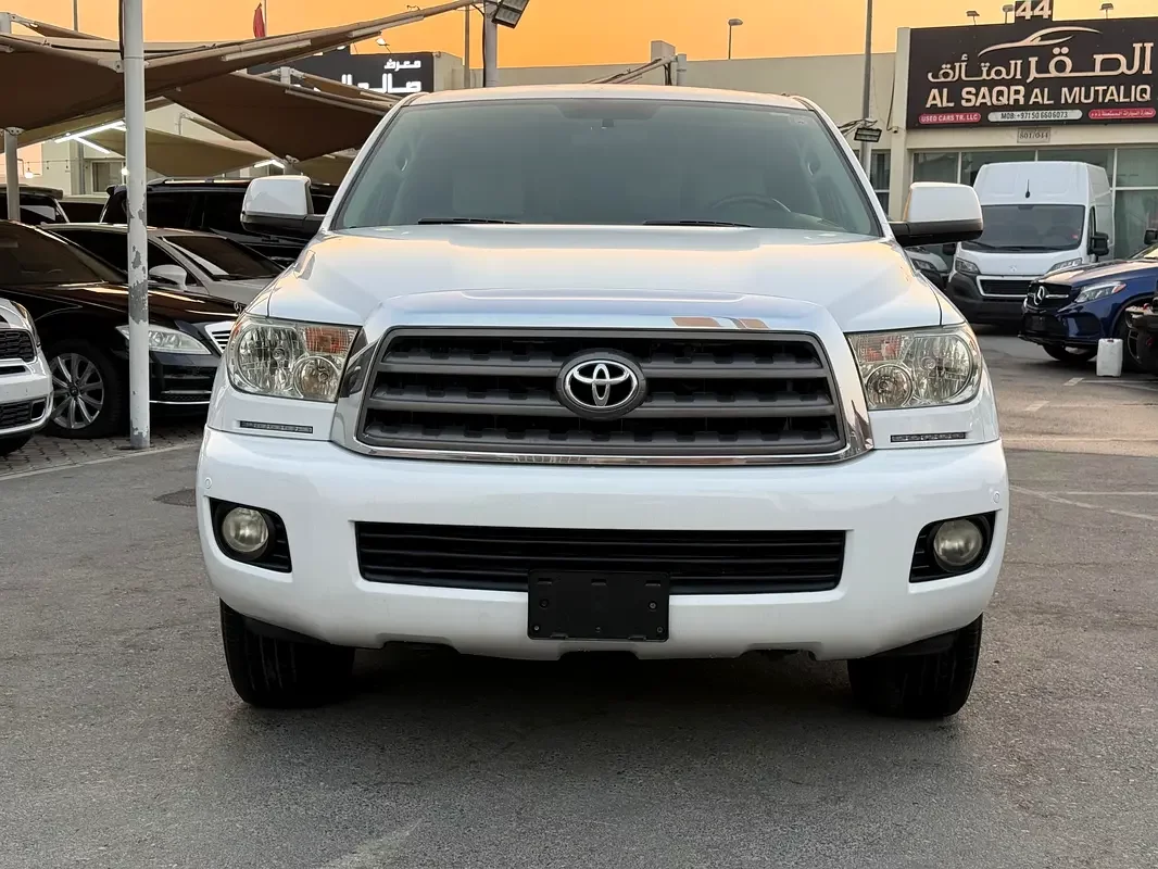 Toyota Sequoia, 2012 — купить с доставкой из ОАЭ