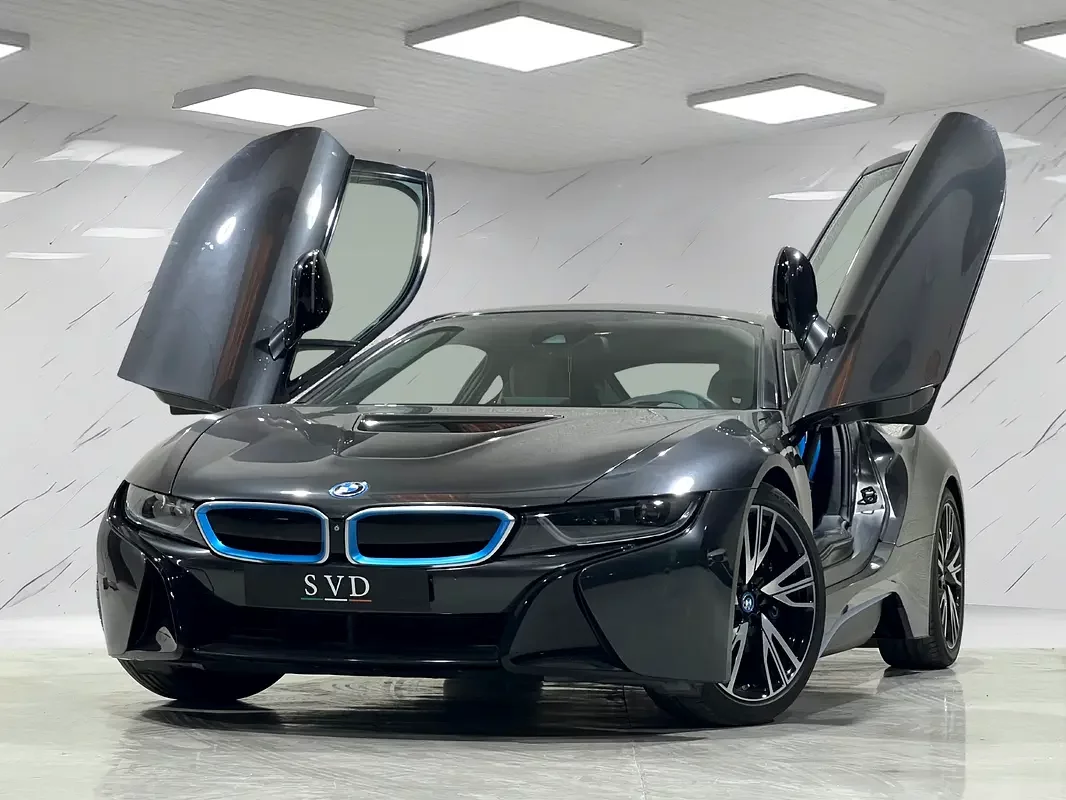BMW i8