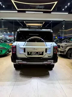 BYD Leopard 8