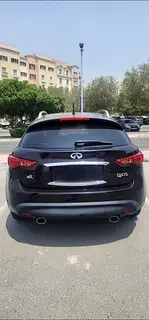 Infiniti QX70