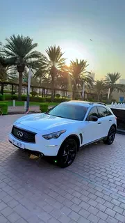 Infiniti QX70