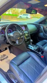 Infiniti QX70