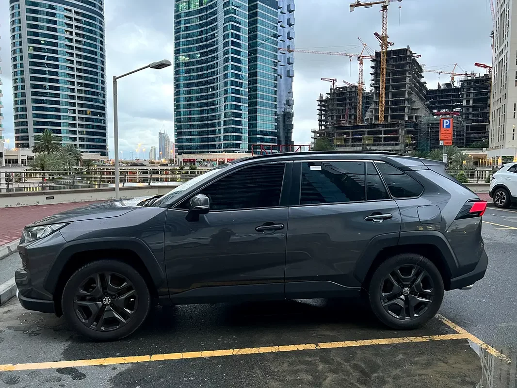 Toyota Rav 4, 2022 — купить с доставкой из ОАЭ