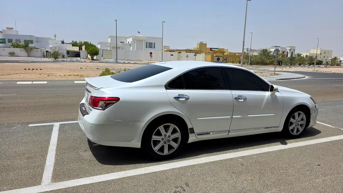 Lexus ES-Series