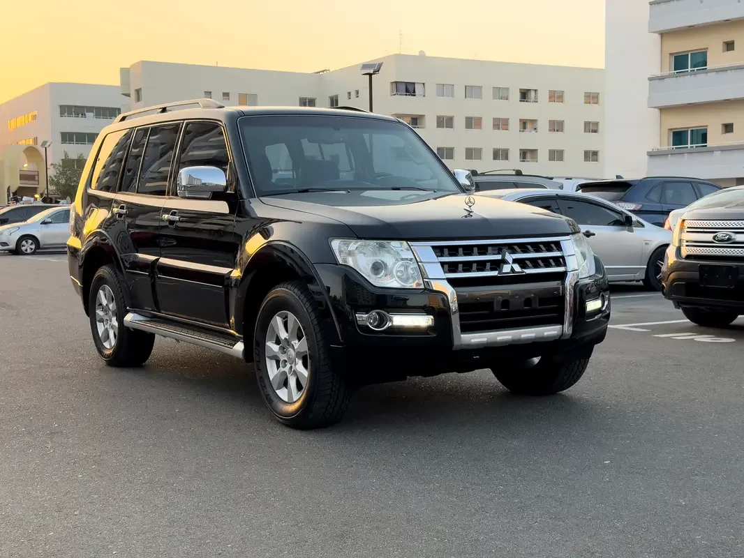 Mitsubishi Pajero, 2015 — купить с доставкой из ОАЭ
