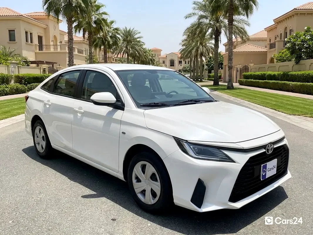 Toyota Yaris, 2023 — купить с доставкой из ОАЭ