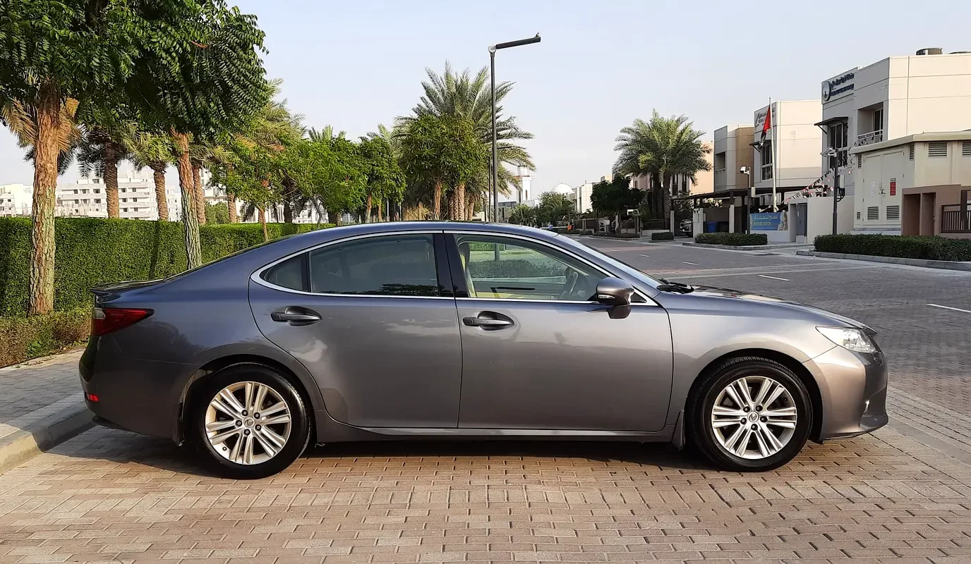 Lexus ES-Series, 2014 — купить с доставкой из ОАЭ