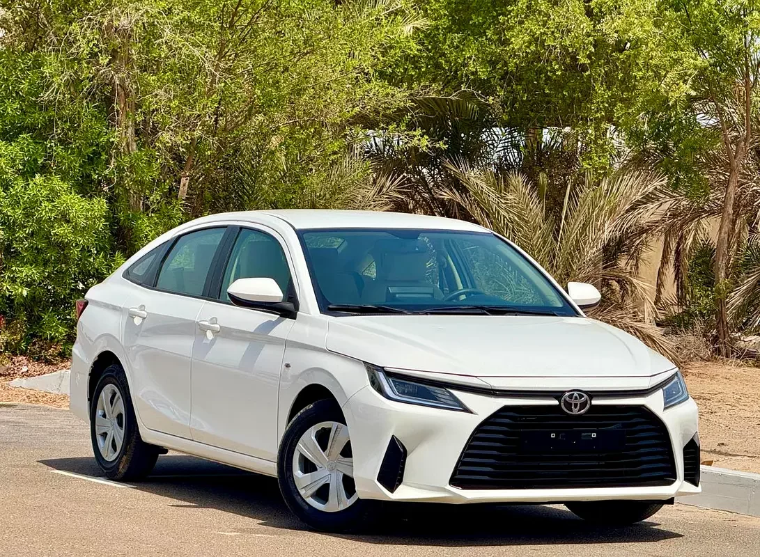Toyota Yaris, 2023 — купить с доставкой из ОАЭ