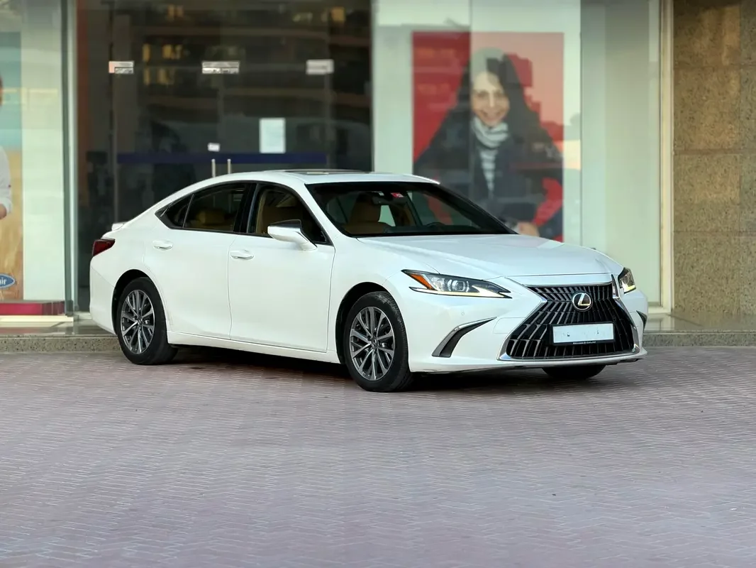 Lexus ES-Series, 2023 — купить с доставкой из ОАЭ