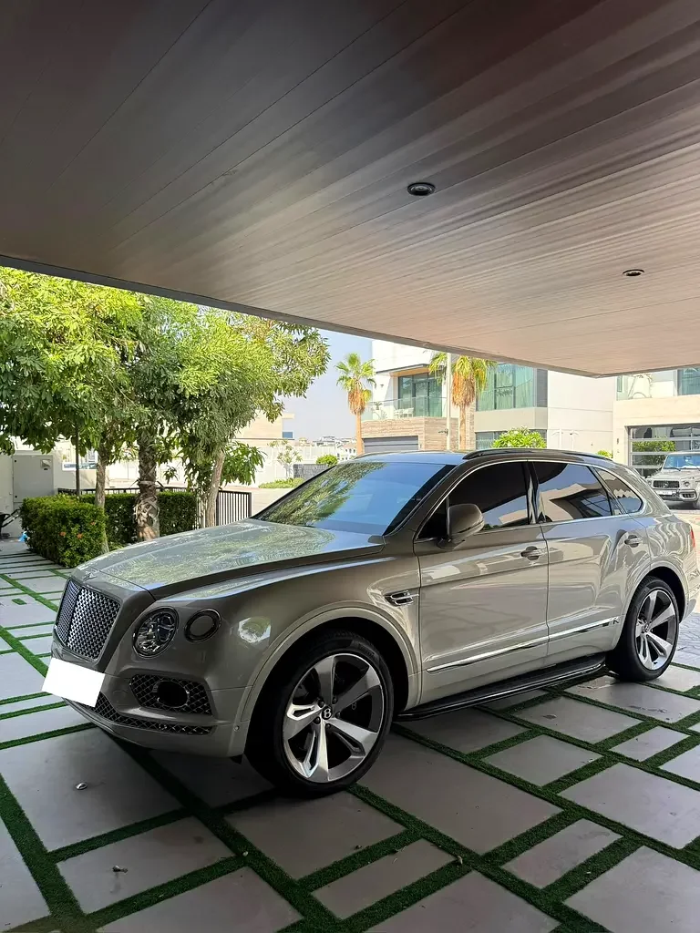 Bentley Bentayga, 2018 — купить с доставкой из ОАЭ