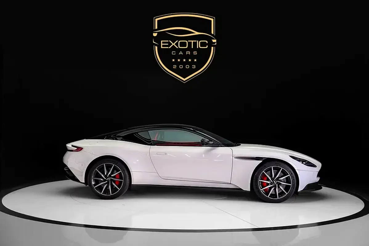Aston Martin DB11
