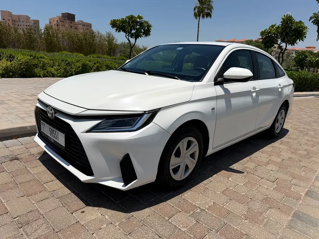 Toyota Yaris, 2023 — купить с доставкой из ОАЭ