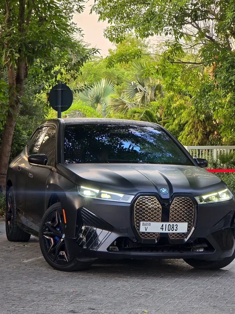 BMW iX