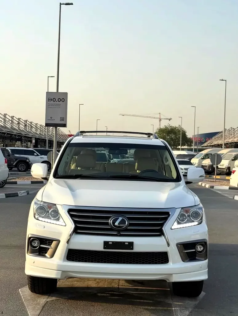 Lexus LX-Series, 2015 — купить с доставкой из ОАЭ