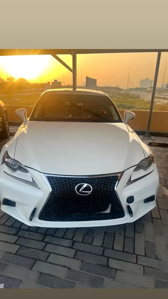 Lexus IS-Series, 2016 — купить с доставкой из ОАЭ